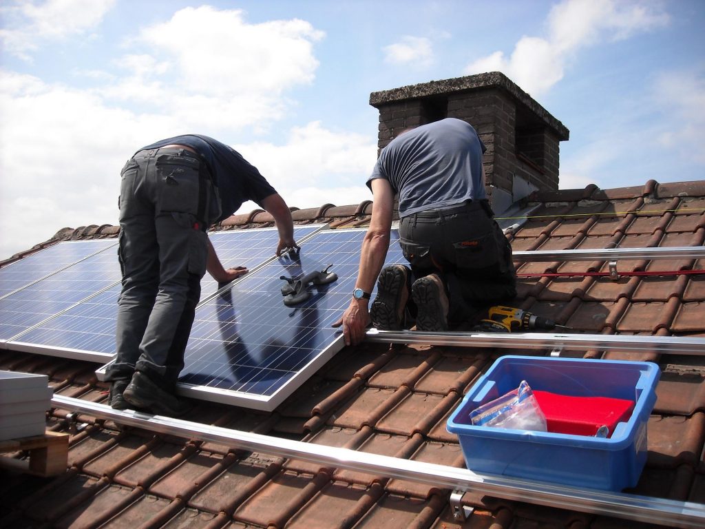 Energía limpia y responsable: las razones para instalar placas solares en Terrassa