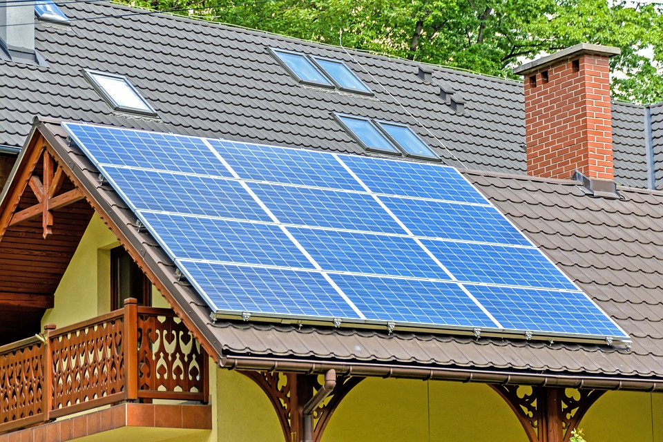¿Qué ventajas aporta instalar placas solares en tu empresa?